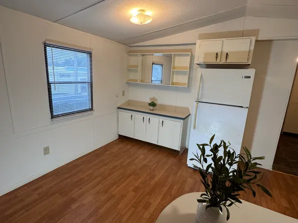 1909 W College St Trailer 3, Springfield, MO 65806