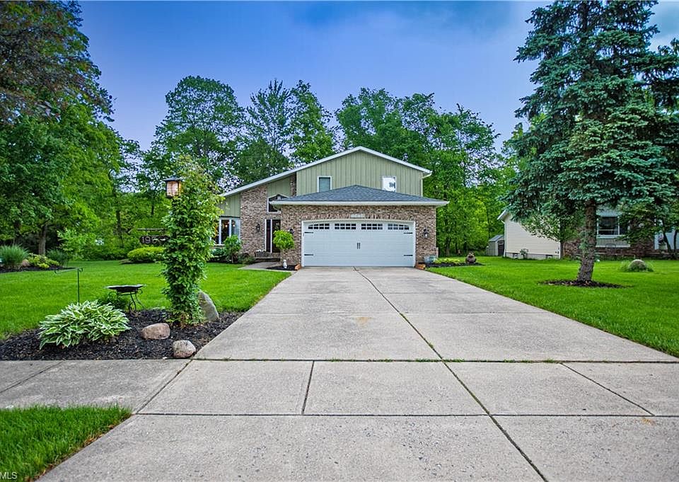 1st image of 19565 Bennington Dr