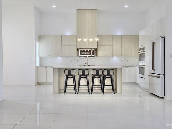 4th image of 1912 E Ridgeway Cir