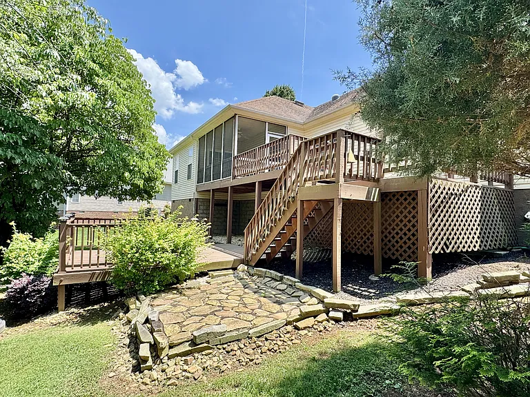 513 Tanasi Cir — Photo 36