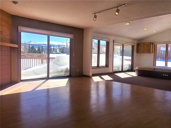 2nd image of 138 Lake View Cir W