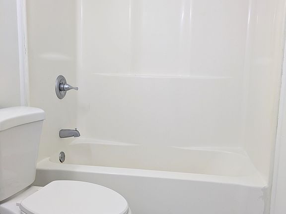 2nd image of 1836 Monroe Ave #1834