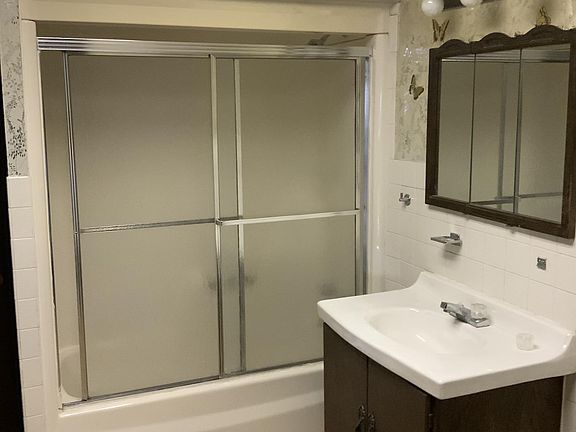 4th image of 111 E Lincoln Ave