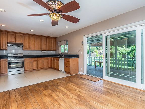 5th image of 23718 Meadow Falls Dr