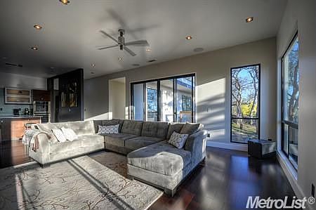 5th image of 818 Mast Ct
