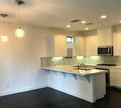 3rd image of 6671 Surfside Way