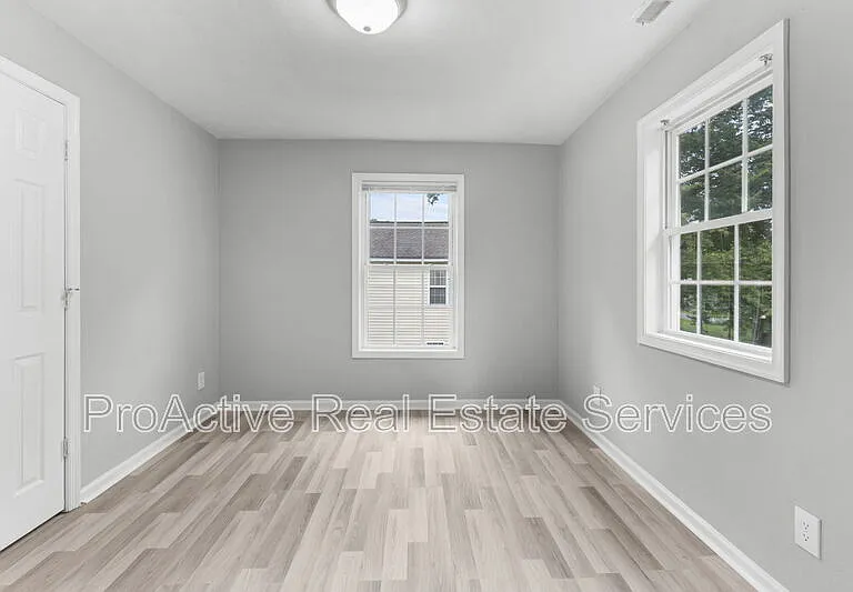 1415 Commerce Ave #1 — Photo 14