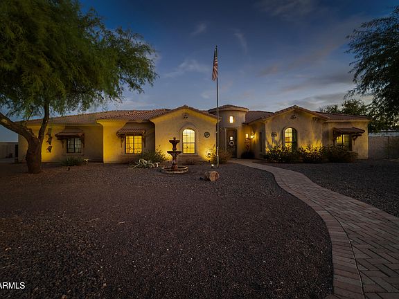 3rd image of 15833 W Cinnabar Court