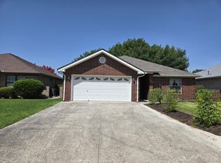 120 Gardenridge Dr, Seguin, TX 78155