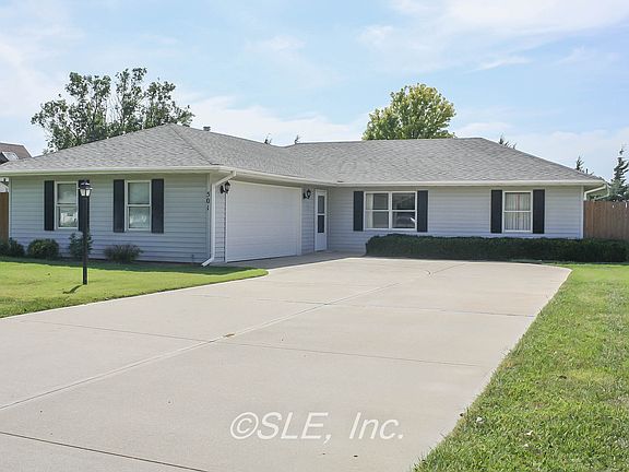 Attached 2 car garage