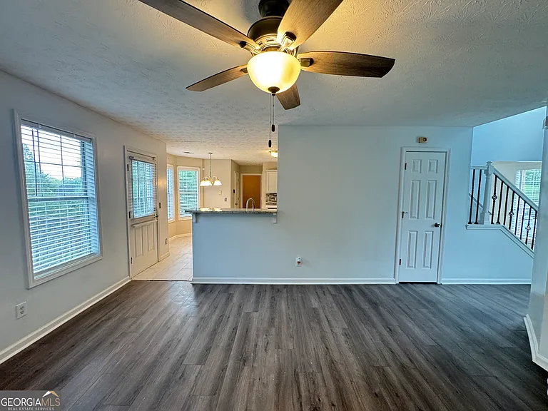 2121 Silva Ct — Photo 9