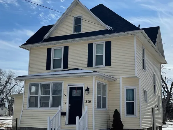 1810 9th Ave, Grinnell, IA 50112