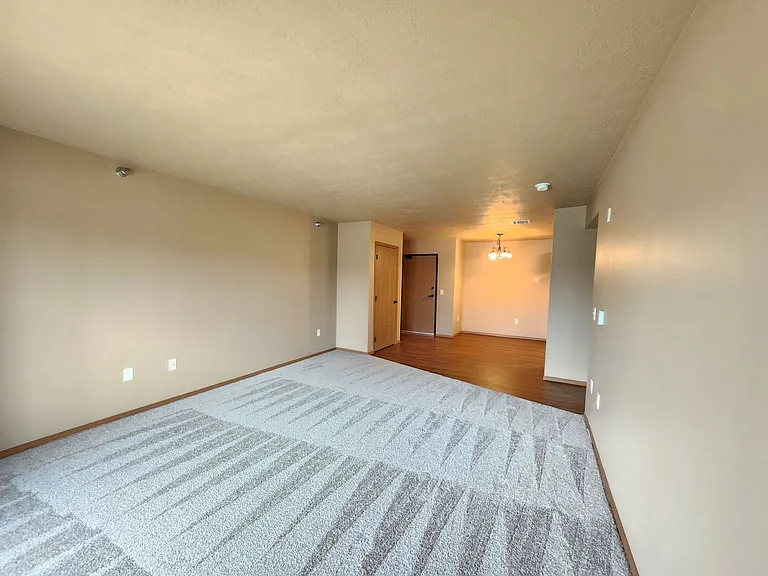 Sunrise Apartments — Photo 6