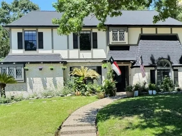 2511 Woodvale Dr, Kingwood, TX 77345