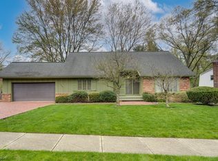 1247 Romayne Dr, Akron, OH