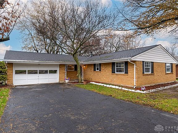 2nd image of 3419 Dahlia Dr