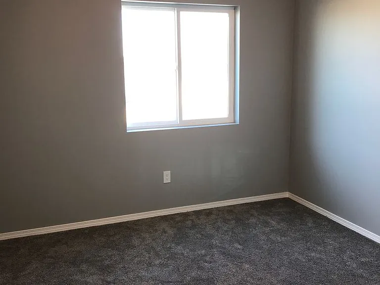 1518 S Roberta St — Photo 16