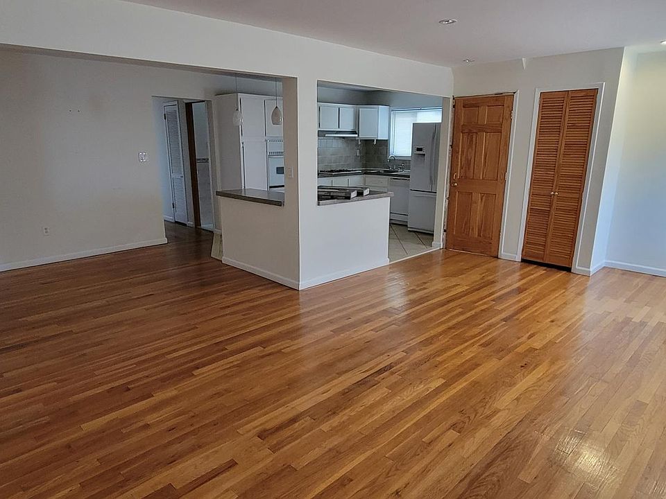 1st image of 8015 155th Ave Floor 1