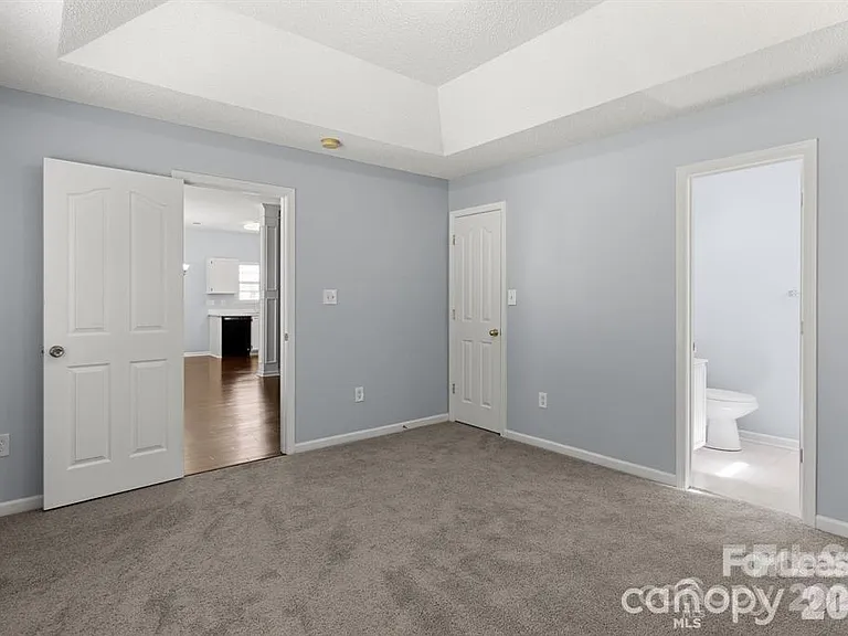 6828 Ayrshire Glen Pl — Photo 8