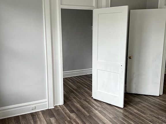 4th image of 13 Leslie Pl #2R