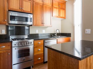 2254 NW Irving St APT D, Portland, OR 97210