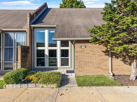 2nd image of 403 Dublin Dr #D221