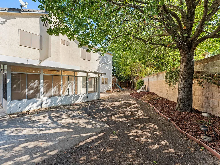 5812 Andrea Ct — Photo 22