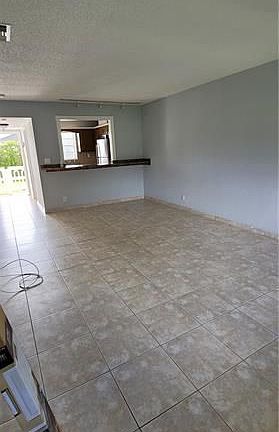 3rd image of 5130 SW 40th Ave APT 29B