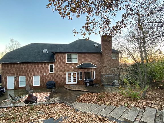5th image of 5305 Beverly Oaks Dr