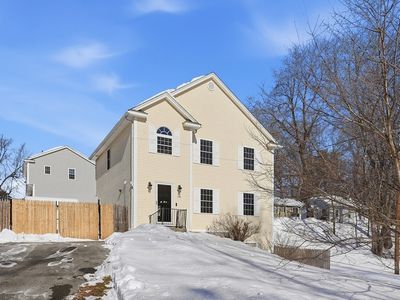 18 Riverton Rd, Springfield, MA, 01109
