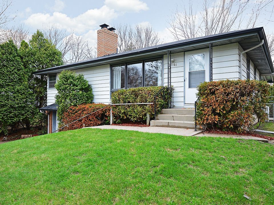 1st image of 1101 Lynde Dr NE