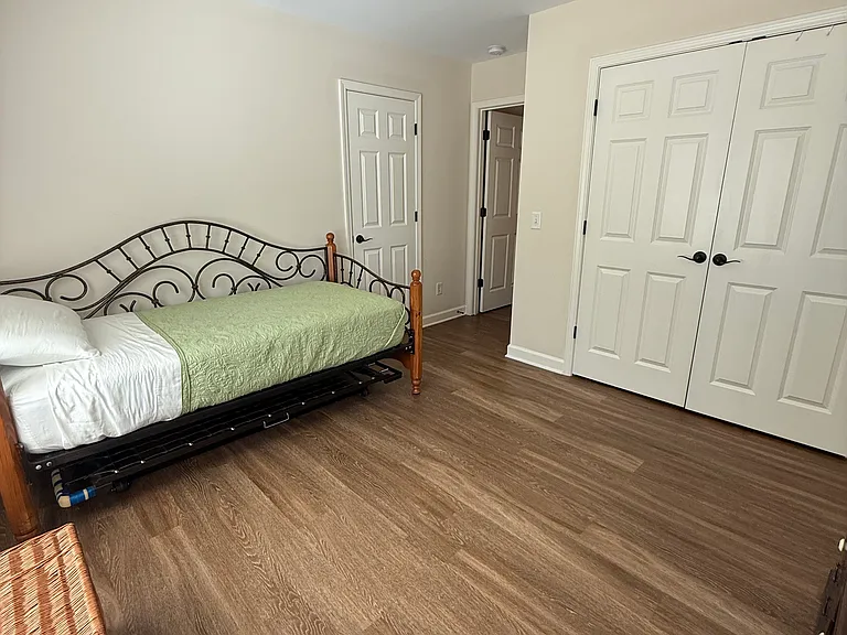910 Honey Hill Rd — Photo 16