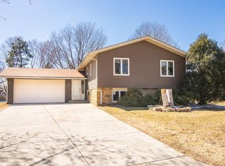5301 Hamilton Ln N, Brooklyn Park, MN 55443