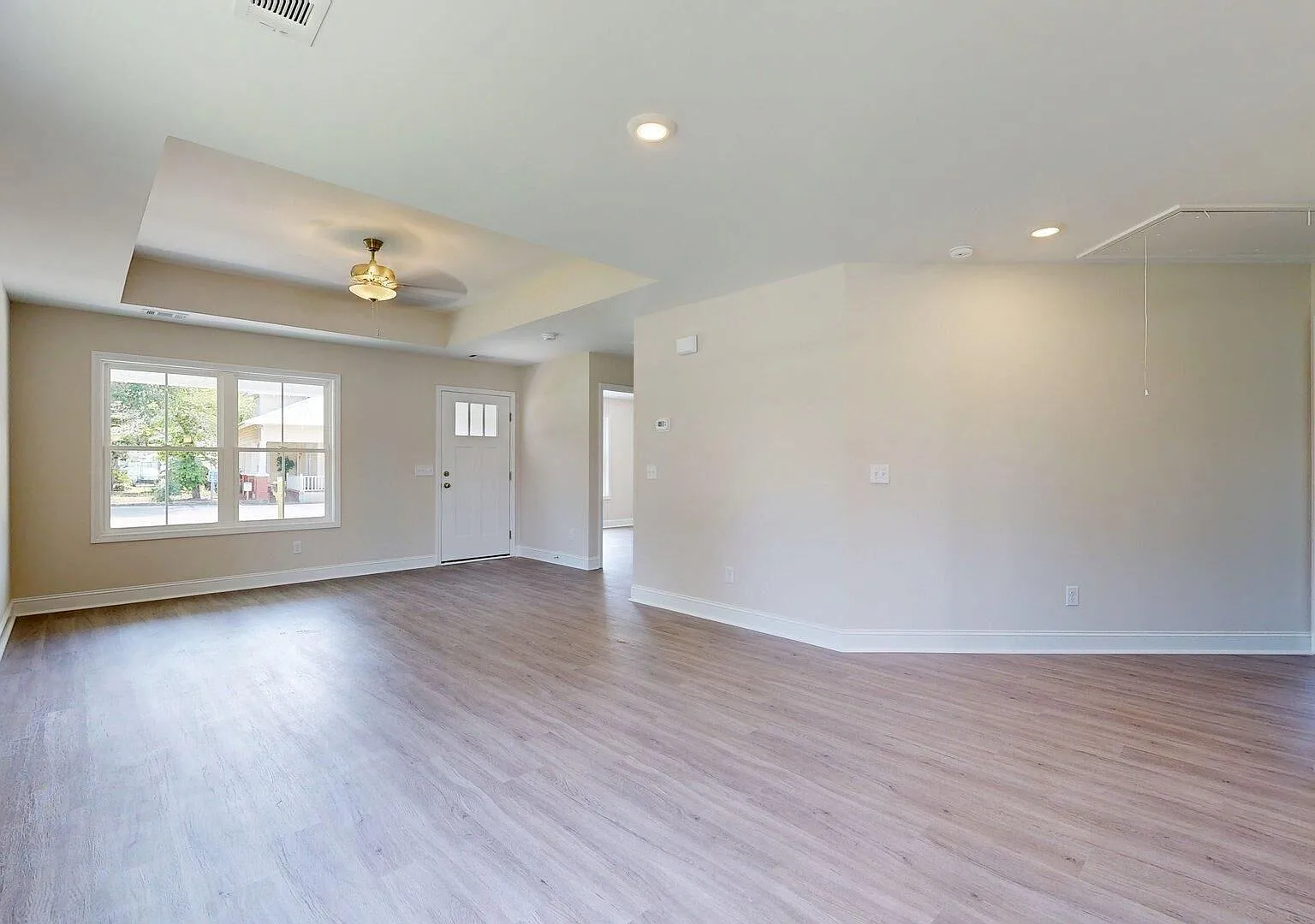 3 bed, 2.0 bath, 1241 sqft, $1,800 — Photo 3