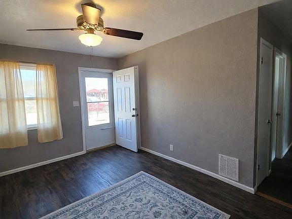 2nd image of 2909 Sheridan St