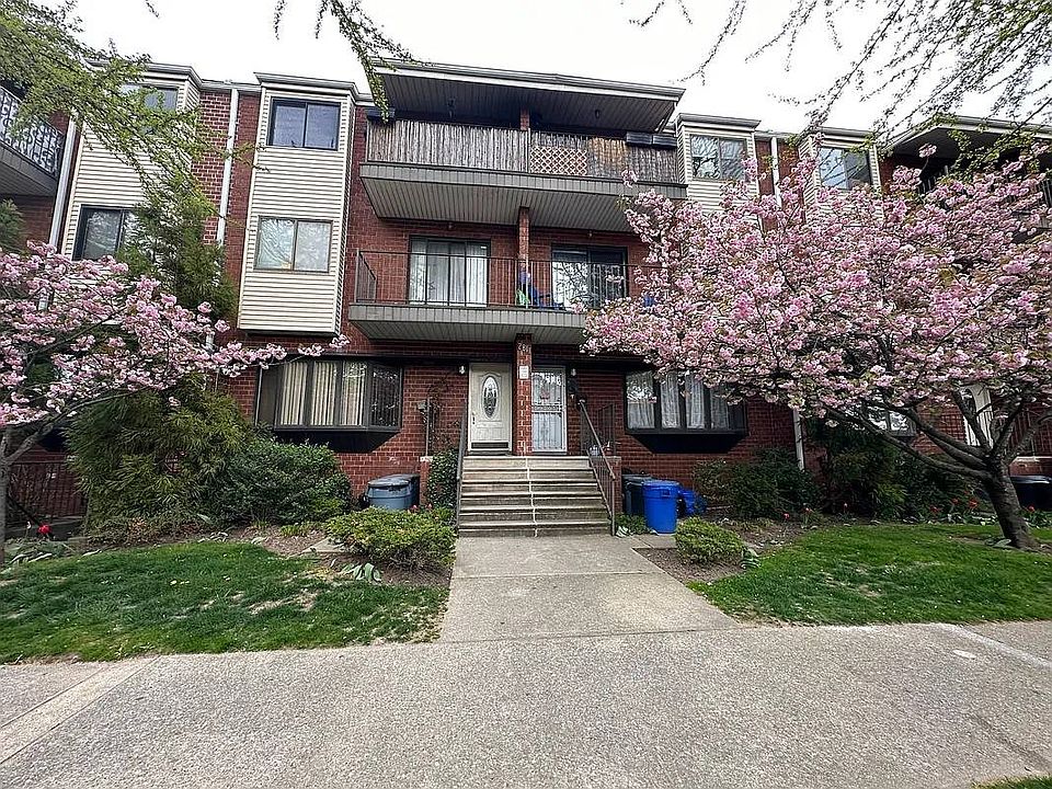 1st image of 2811 E 26th St