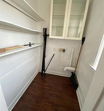 3rd image of 2458 E 72nd St #B