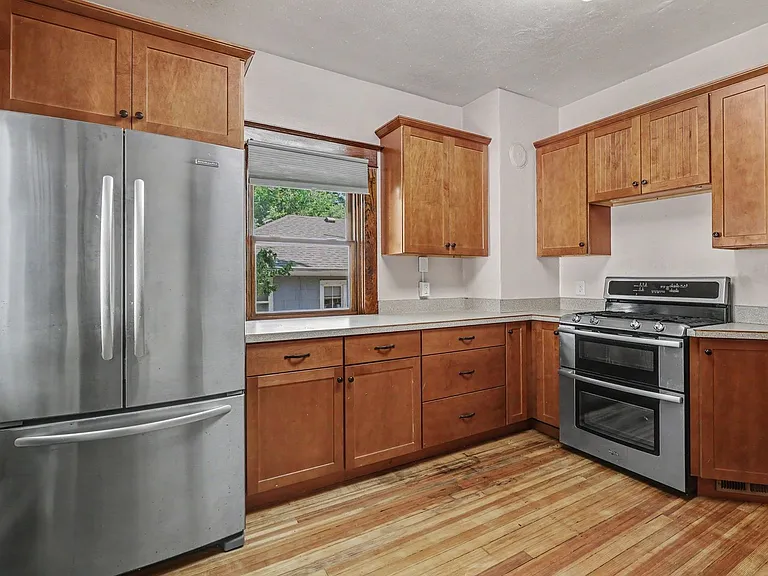 2123 S Franklin St — Photo 8