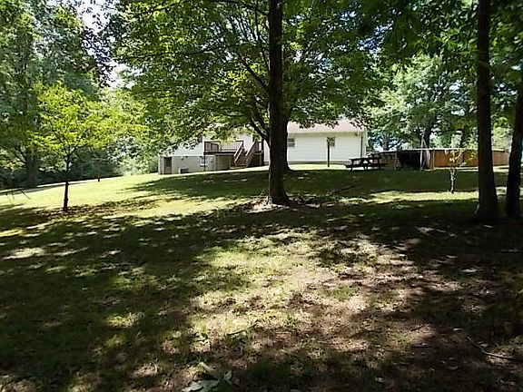 3rd image of 290 Kelly Ests