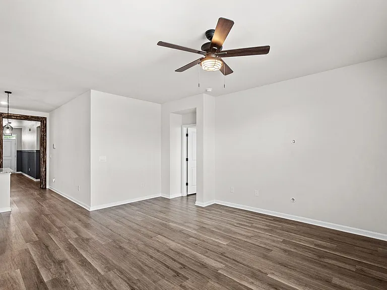 730 Gryffindor Dr — Photo 11
