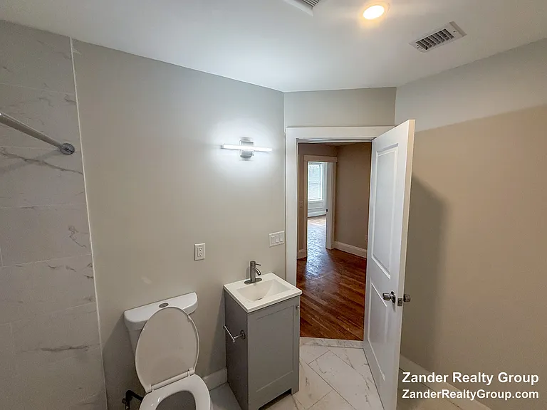 51 Pasadena Rd #2 — Photo 3