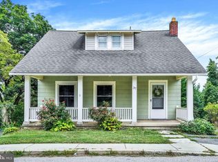 37 S Main St, Seven Valleys, PA 17360