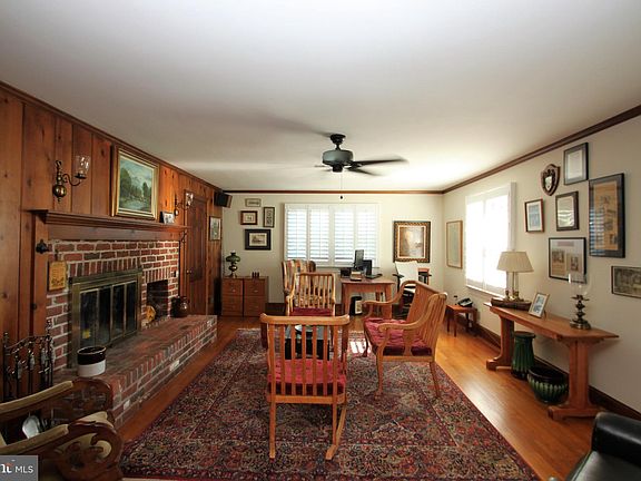 4th image of 1600 Stoneybrook Ln