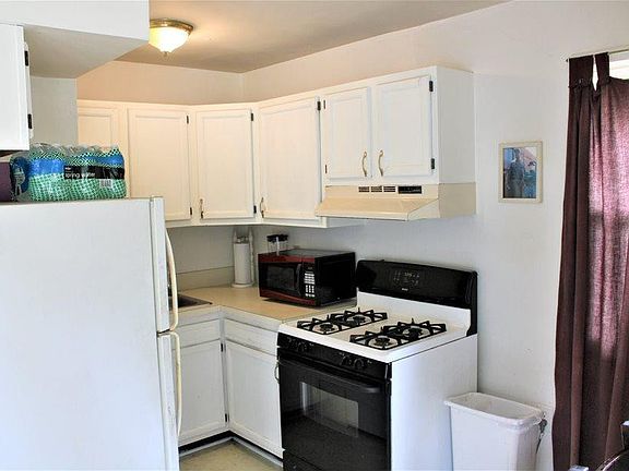 4th image of 2347 Ackley Ave
