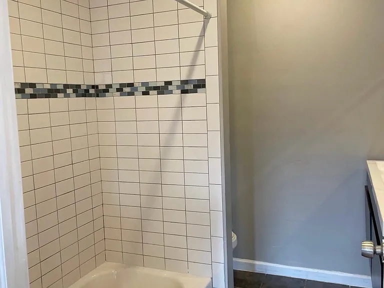 3156 Livingston St — Photo 10