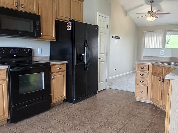 4th image of 8826 Quest St
