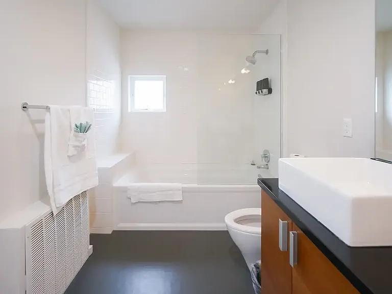 411 Summit Ave E #A — Photo 19