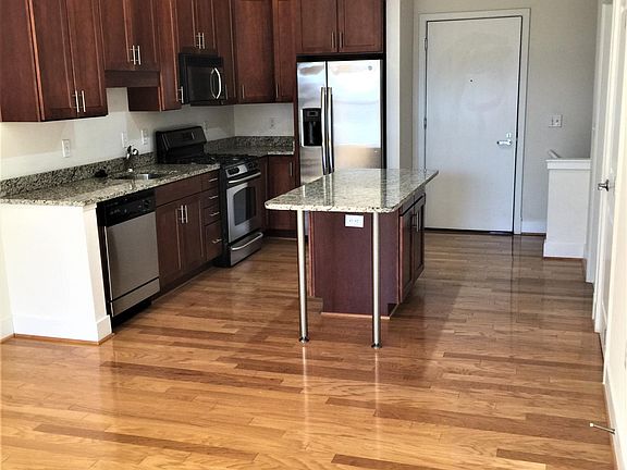 3rd image of 1800 Wilson Blvd Unit 114