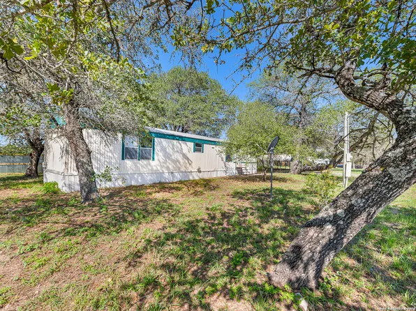 23103 Grand Spg, Elmendorf, TX 78112