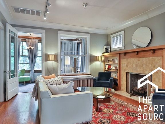 2nd image of 2549 W Wilson Ave #2F